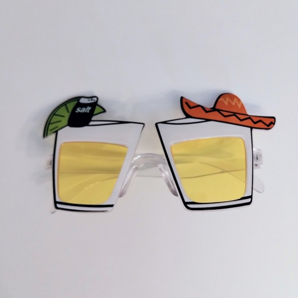 Accessories - New!! Shot/beer glass fashion glasses with a orange Sombrero, a lime and salt